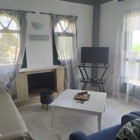 شقة Thea Apartmens بوليخرونو