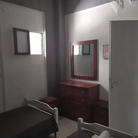 Thea Apartmens Appartamento Polychrono