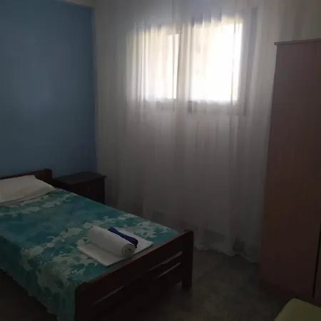 Thea Apartmens דירה *