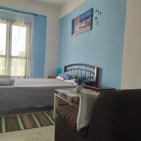 Thea Apartmens דירה