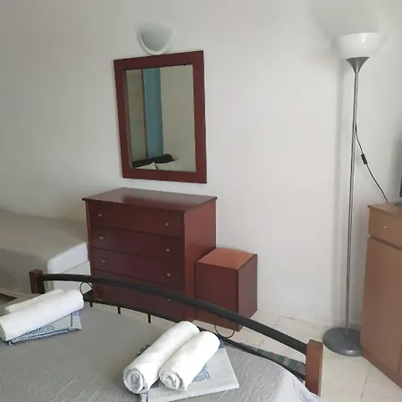 Thea Apartmens דירה *